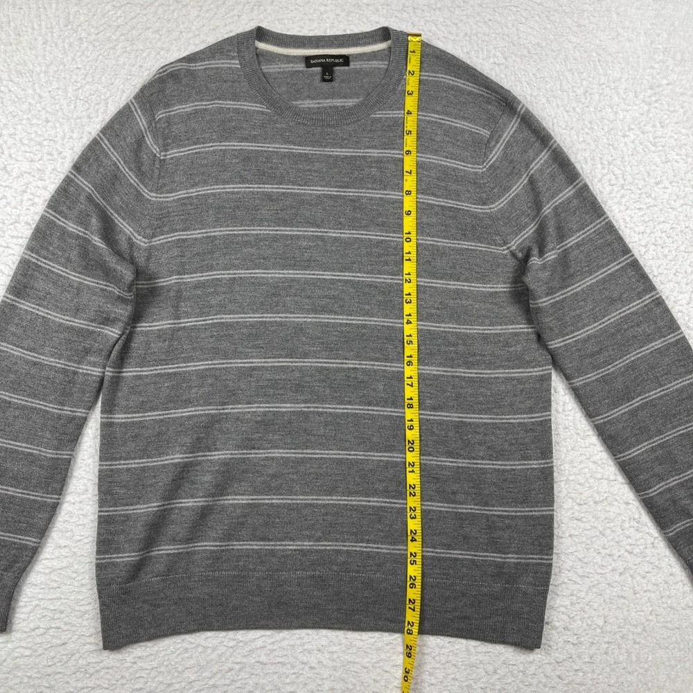 Banana Republic Sweater Mens Large Grey Striped‎ Merino Wool Blend Crew Neck